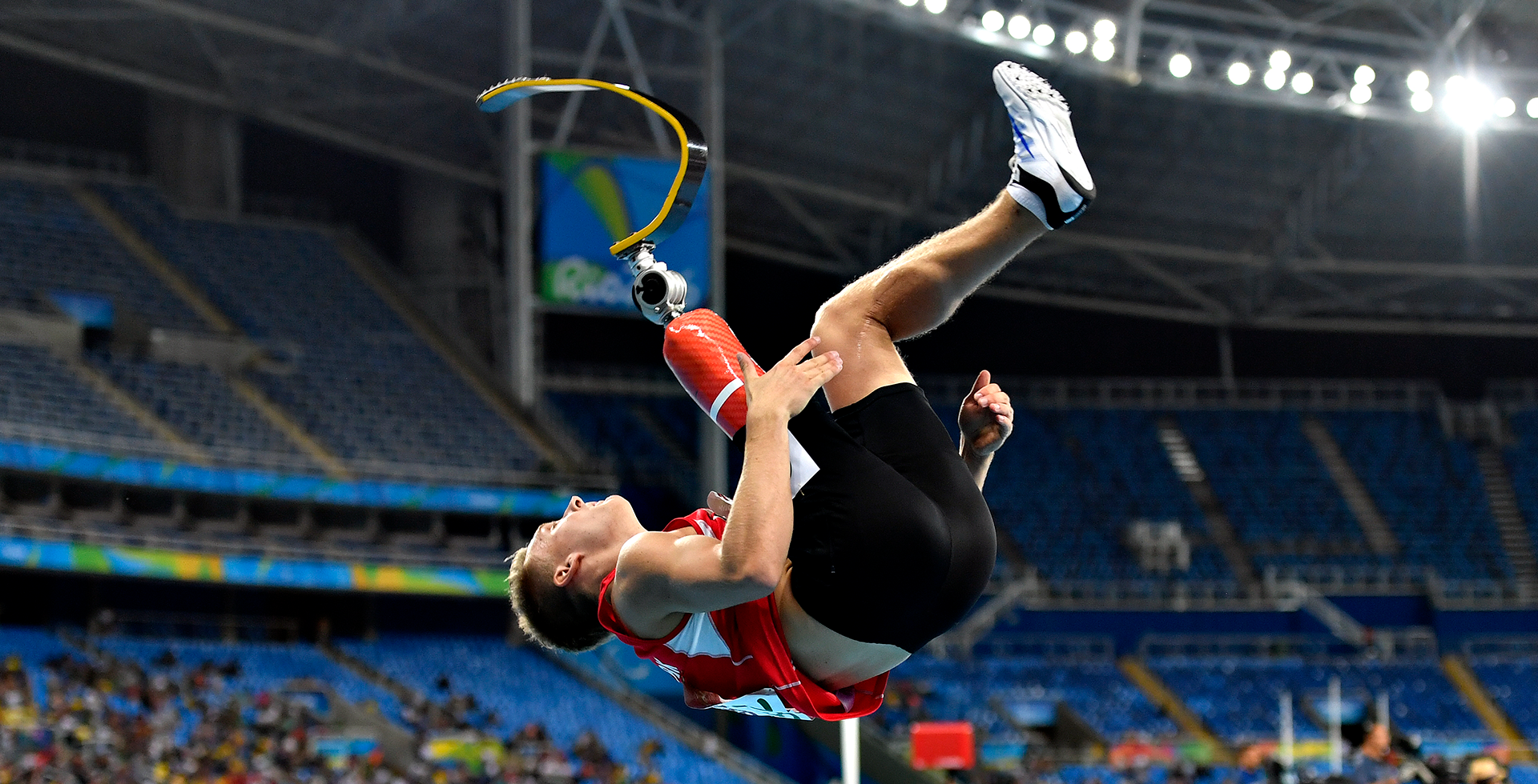 素質使他成 素質使他成